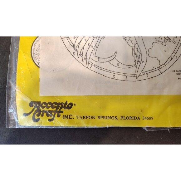 Vintage NOS Stain a Frame Eagle Hawk Plastic, 11" Diameter Suncatcher Kitsch - Picture 3 of 3